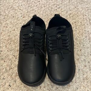 Clove Women’s Classic Shoes